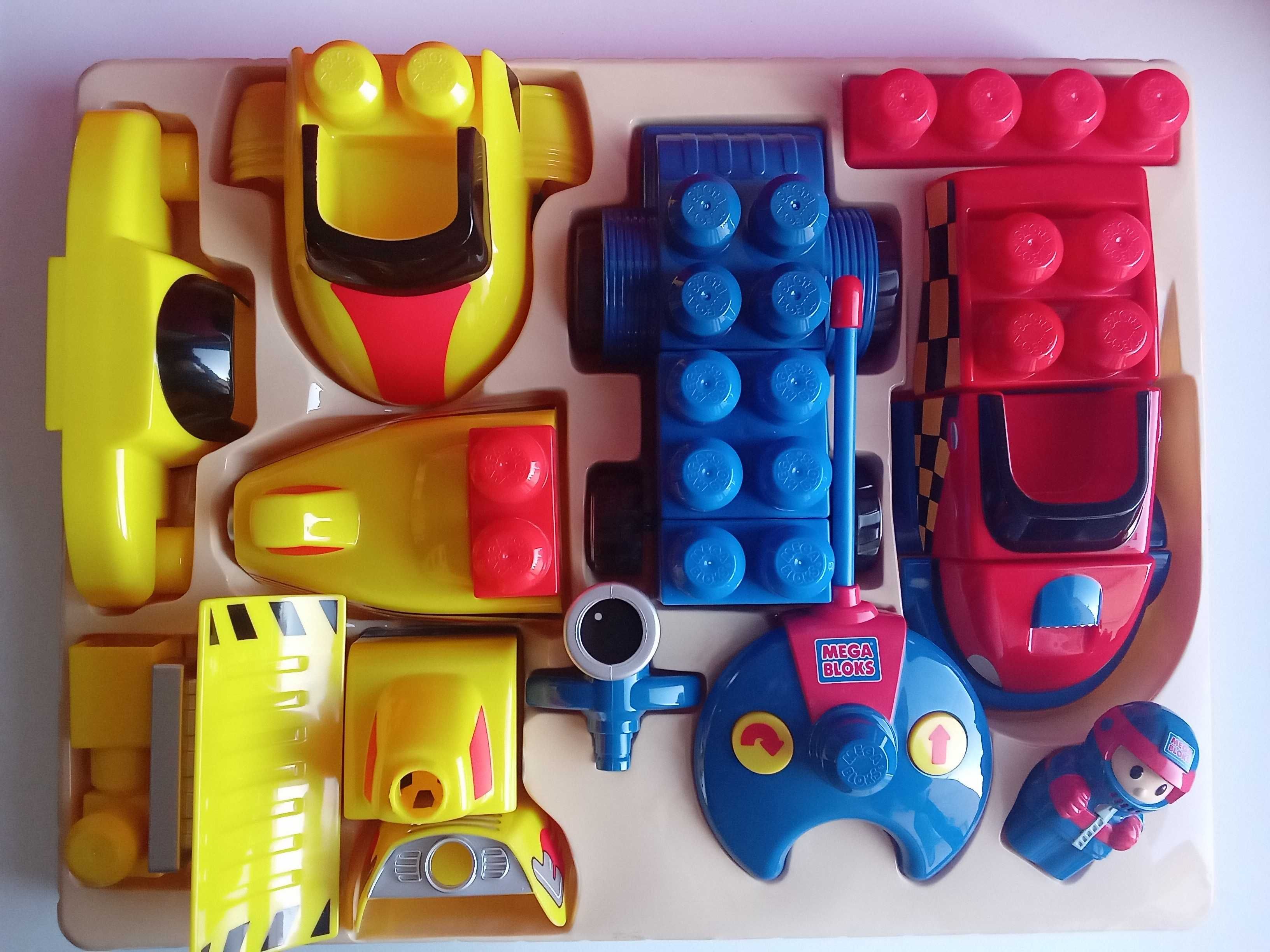 Mega Bloks (Tipo Lego), 5 Veículos diferentes telecomandados.