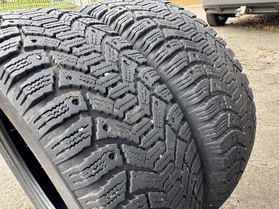 Продам  зимову гуму  Nokian nordman8 R15 195 65