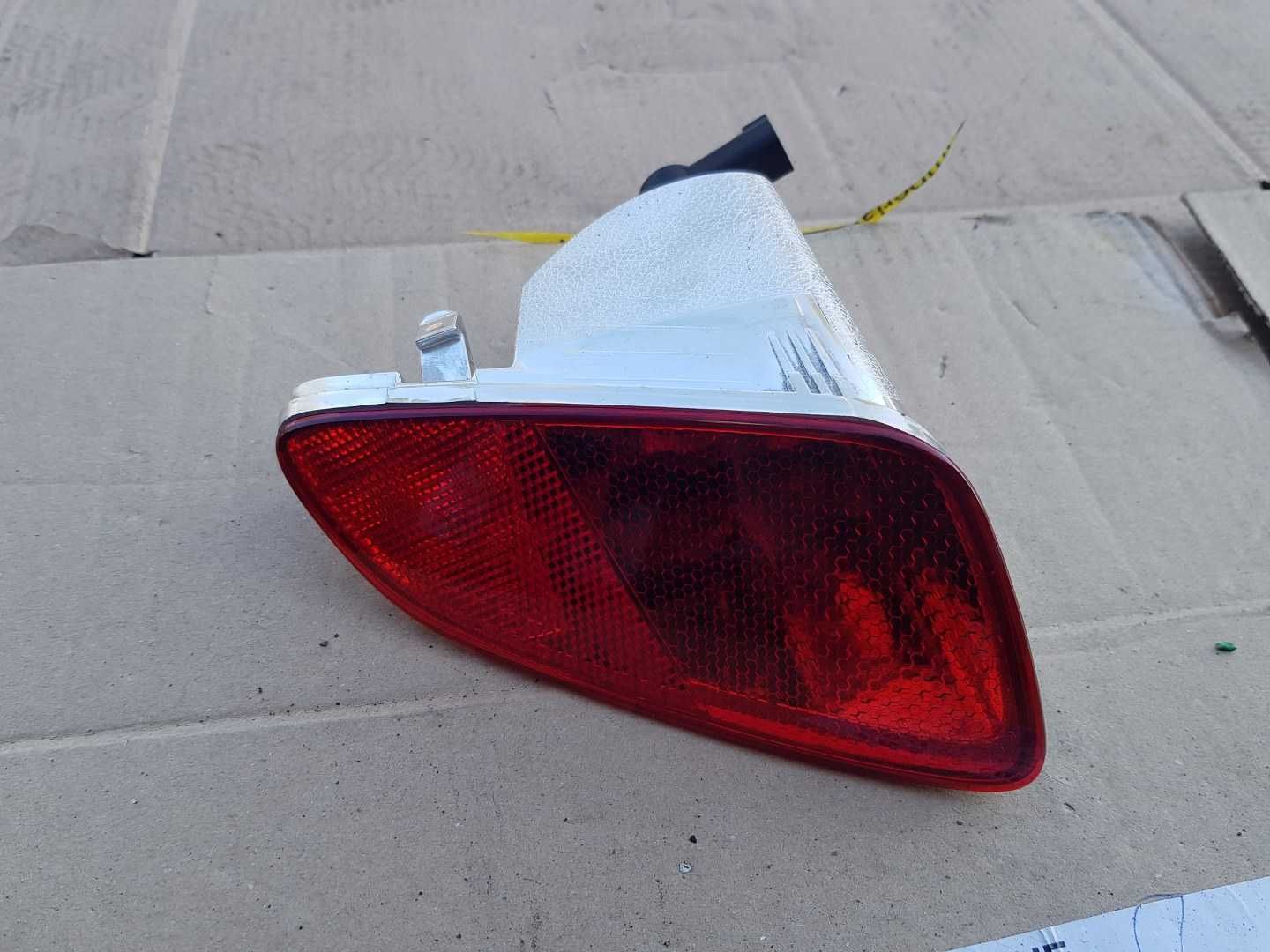 Lampa przeciwmgielna prawa FORD FIESTA MK8 h1bb_15k272_ad