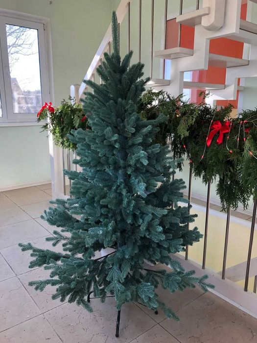 Штучна ялинка лита "Віденська" блакитна на підставці, 150 см