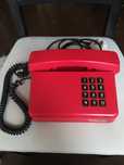 Kultowy telefon stacjonarny PRL Telekom RWT Tulipan 03/A – czerwony