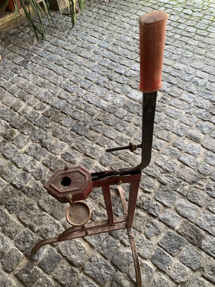 Engarafadora manual
