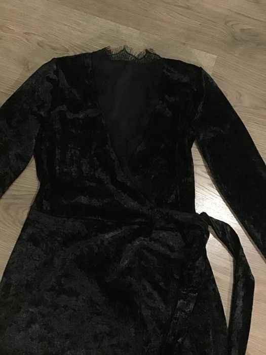 Вечернее бархатное платье на запах