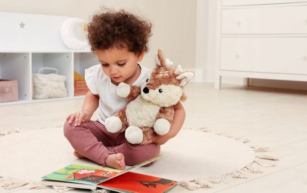 Szumiąca Sarenka z czujnikiem ruchu i pozytywką Finley Fawn Cloud B