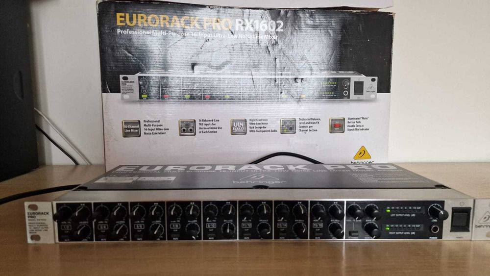 Behringer Eurorack PRO RX1602  ultraniskoszumowy 16-kanałowy mikser .