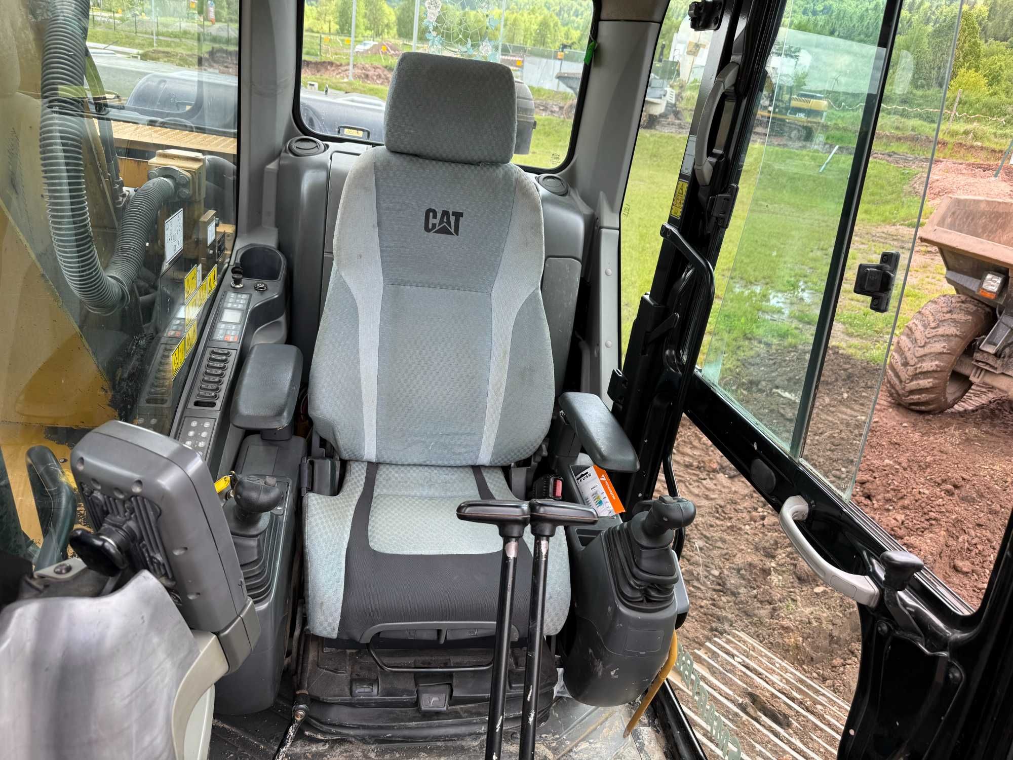 Koparka gąsienicowa Cat 323DL 2011 rok 6010mth