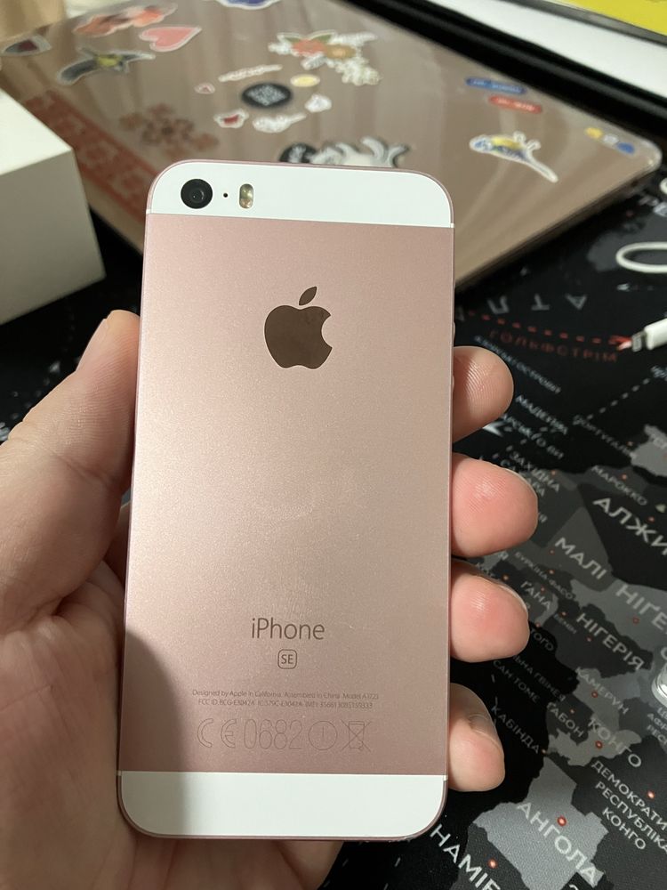 Продам iphone SE 32gb rose gold