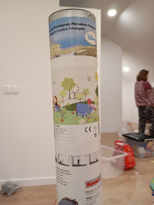 Papel autocolante de parede com motivos infantis