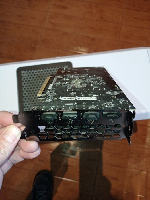 PC intel i7 16gb RAM Disco 480Gb SSD GTX 1650 + 2x hdd 1tb