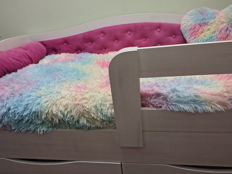 Дитяче ліжко для дівчинки