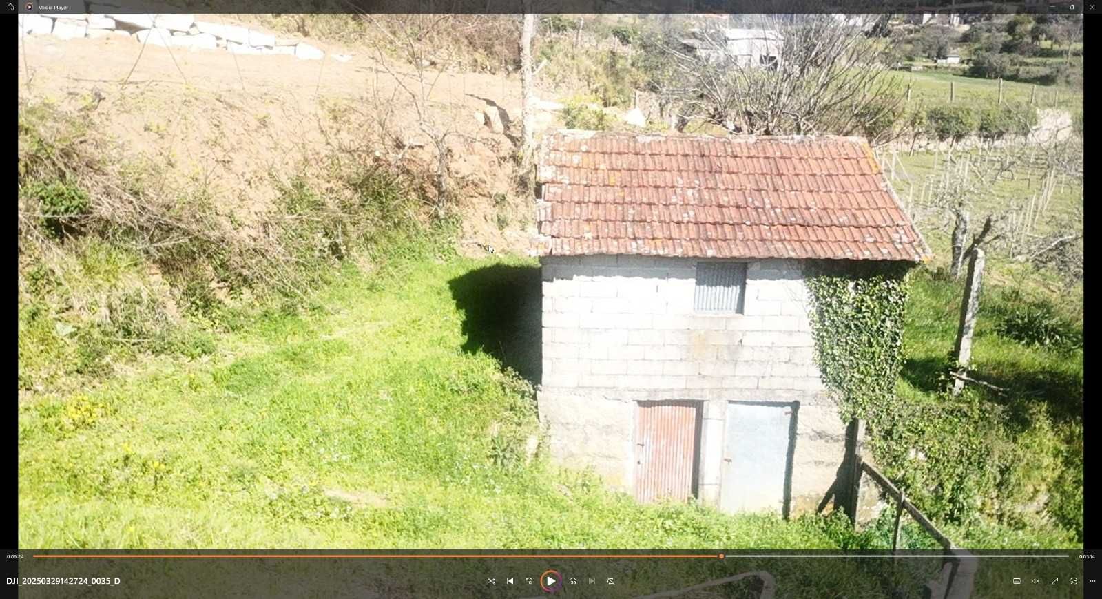 TERRENO COM PALHEIRO EM FORNELOS CINFÃES DO DOURO
