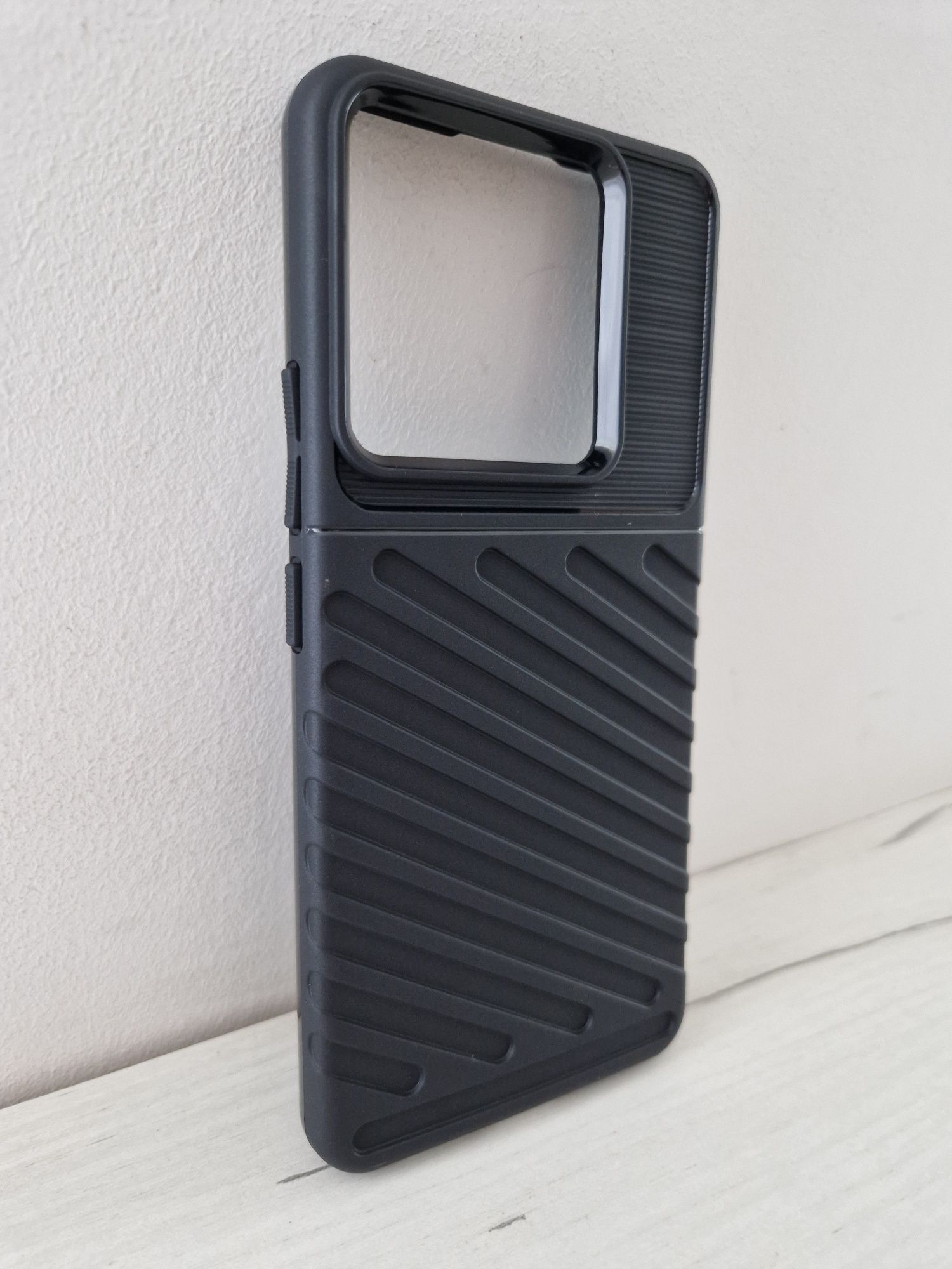 Thunder Case do Xiaomi Redmi Note 13 Pro 5G Czarny