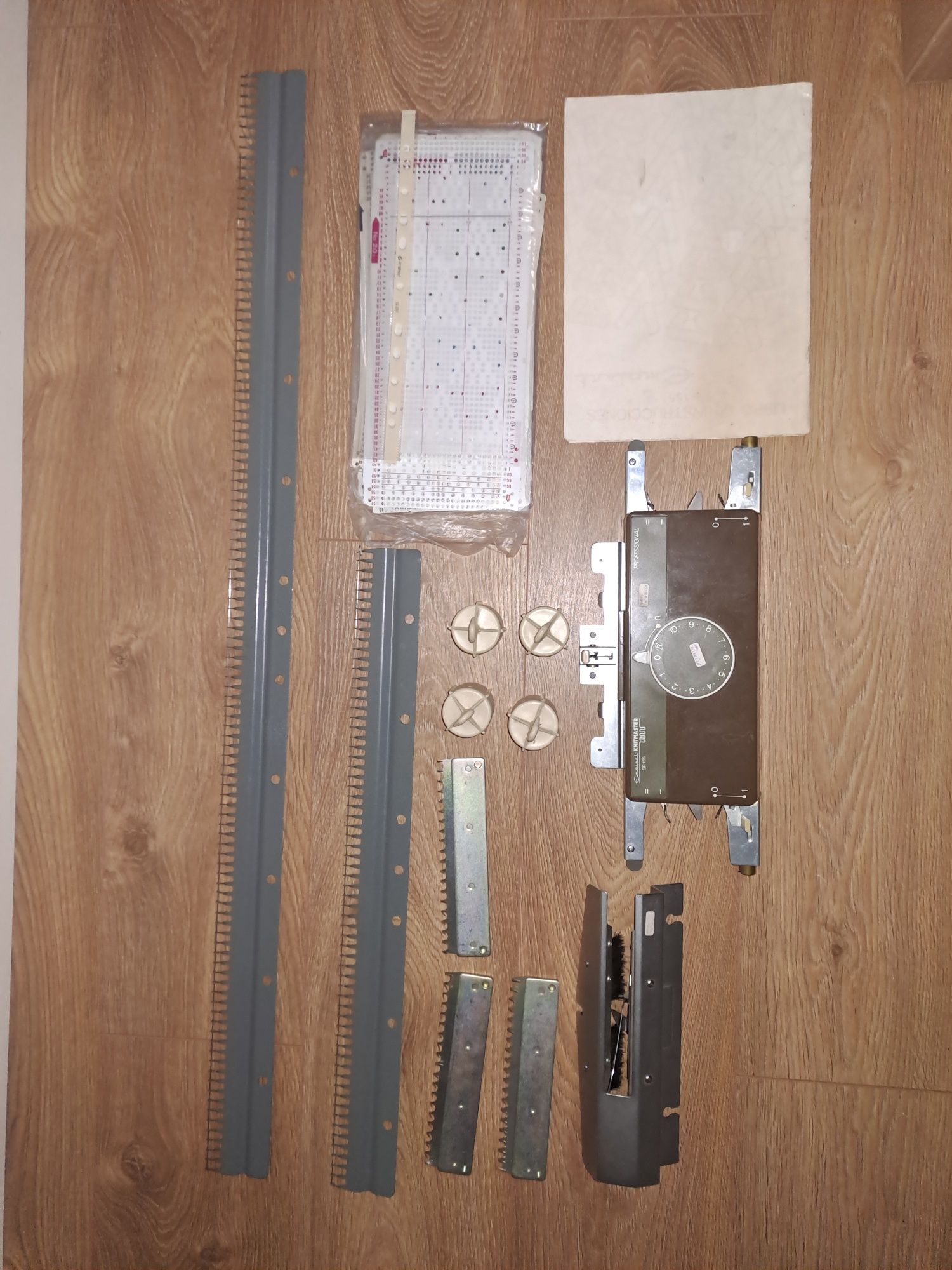 Maquina tricotar Empisal knitmaster mod.155 profissional