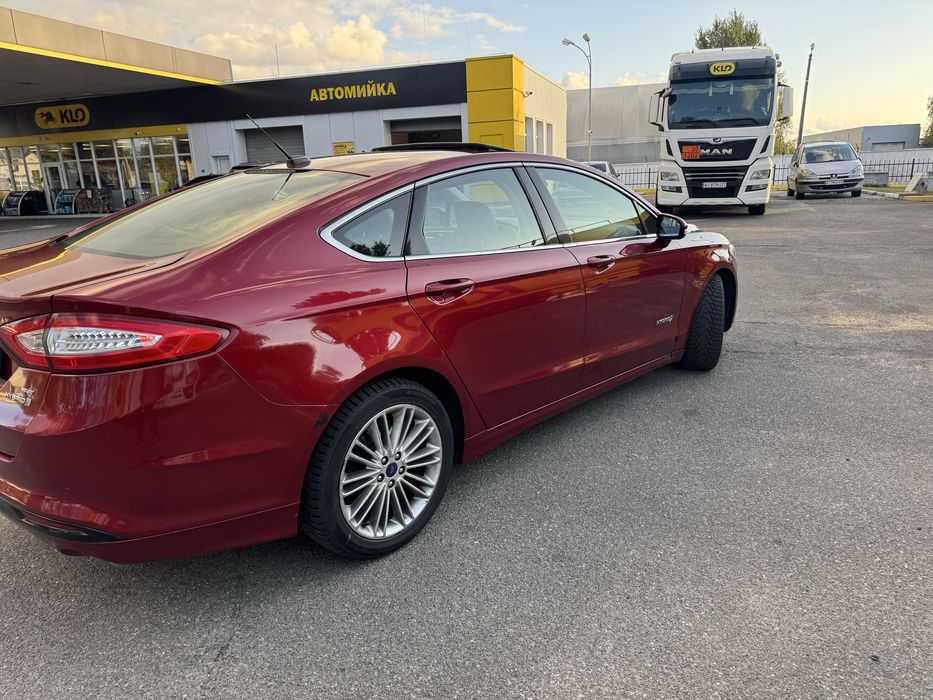 Ford fusion hybrid