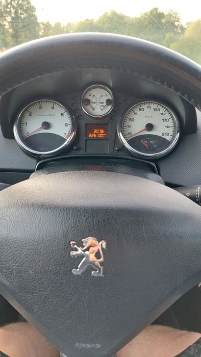 Sprzedam samochód Peugeot 207