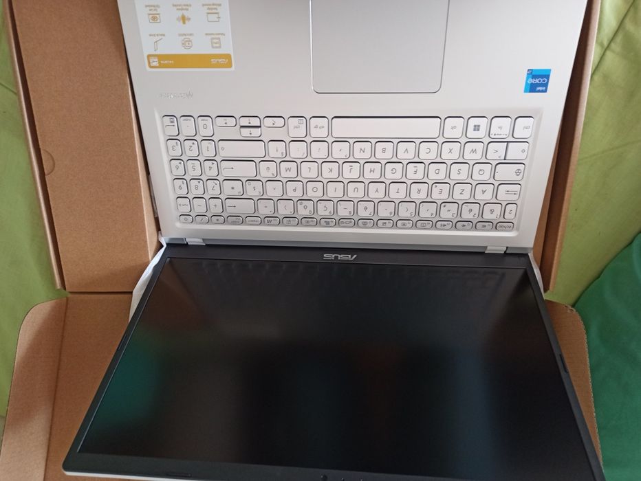 Laptop / portátil Asus Vivobook Novo,intel i7