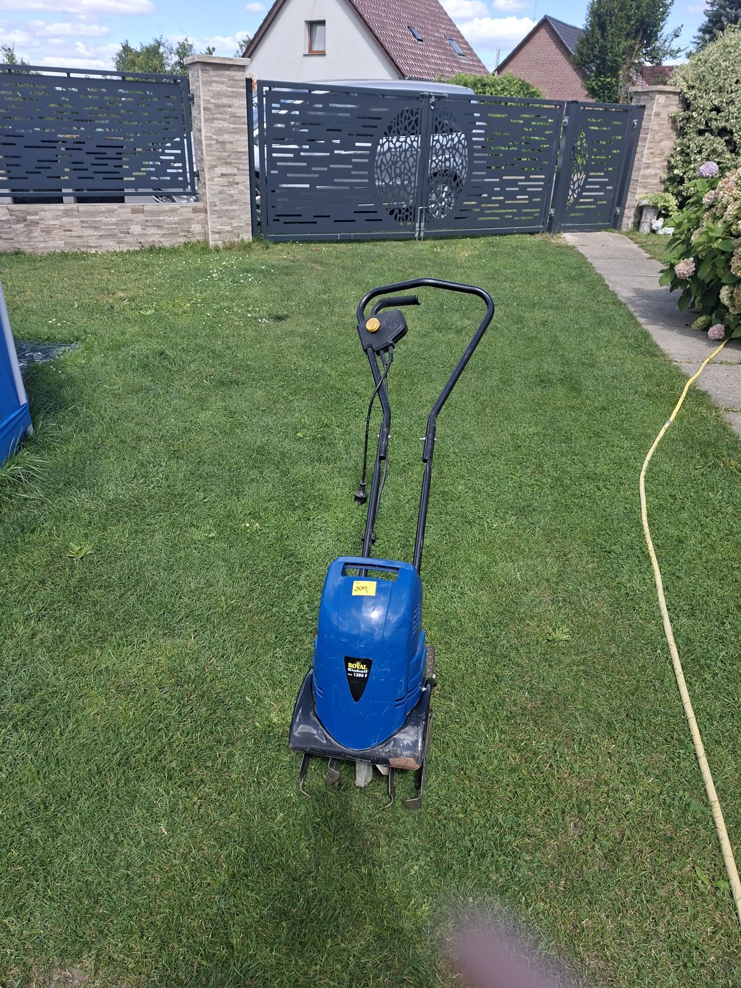 Glebogryzarka elektryczna Einhell REB 1300F