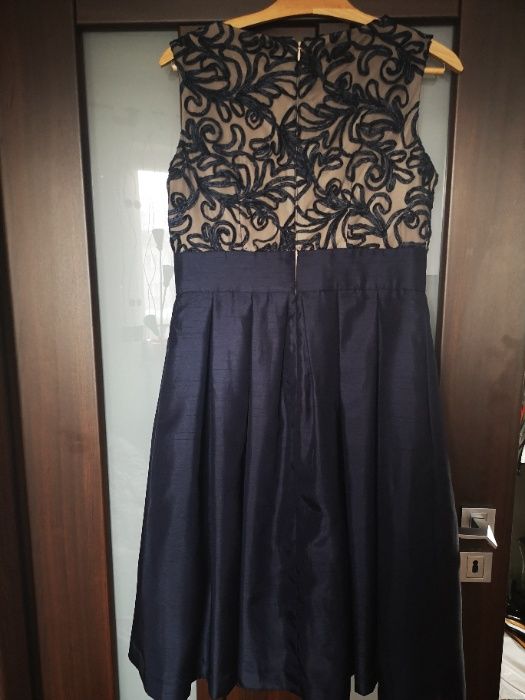 Granatowa elegancka sukienka