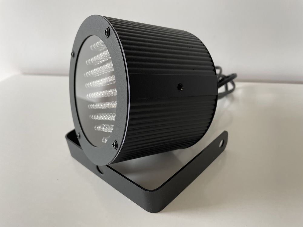 Reflektor LED Dyskotekowe Kolorowy- Sterowane Dźwiękiem - 220 V - Nowe
