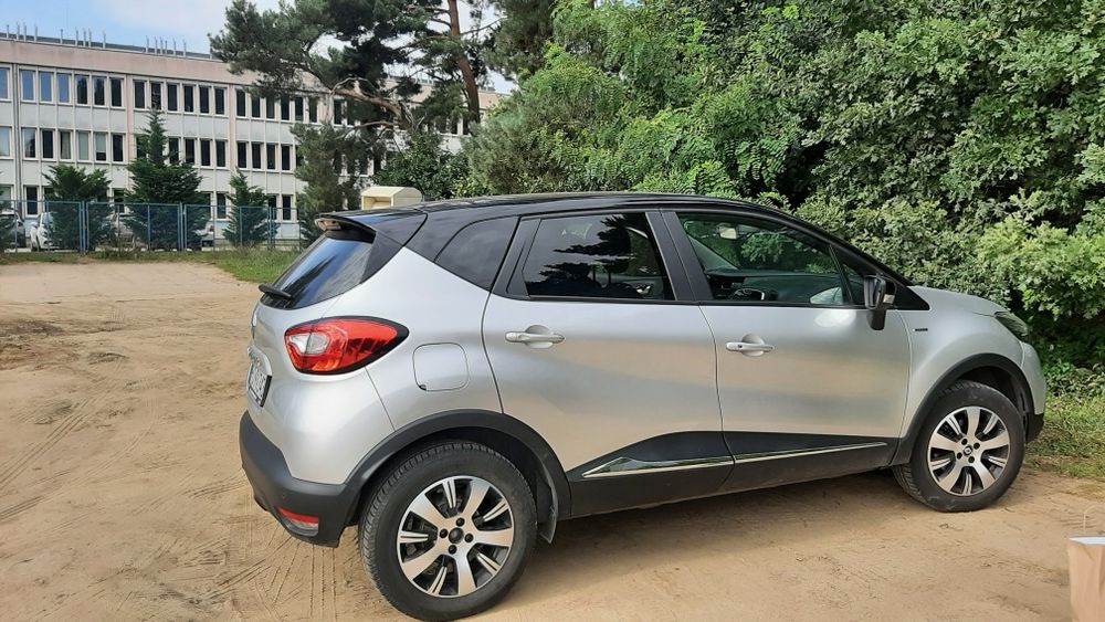 Samochód Renault Captur 2016r mały przebieg