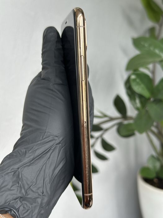 iPhone Xs 64 гб.