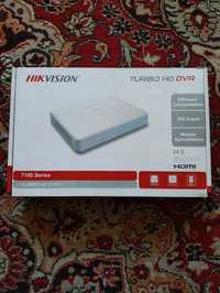 Відео регистратор Hikvision DS-7116HQHI K1 на 16 камер