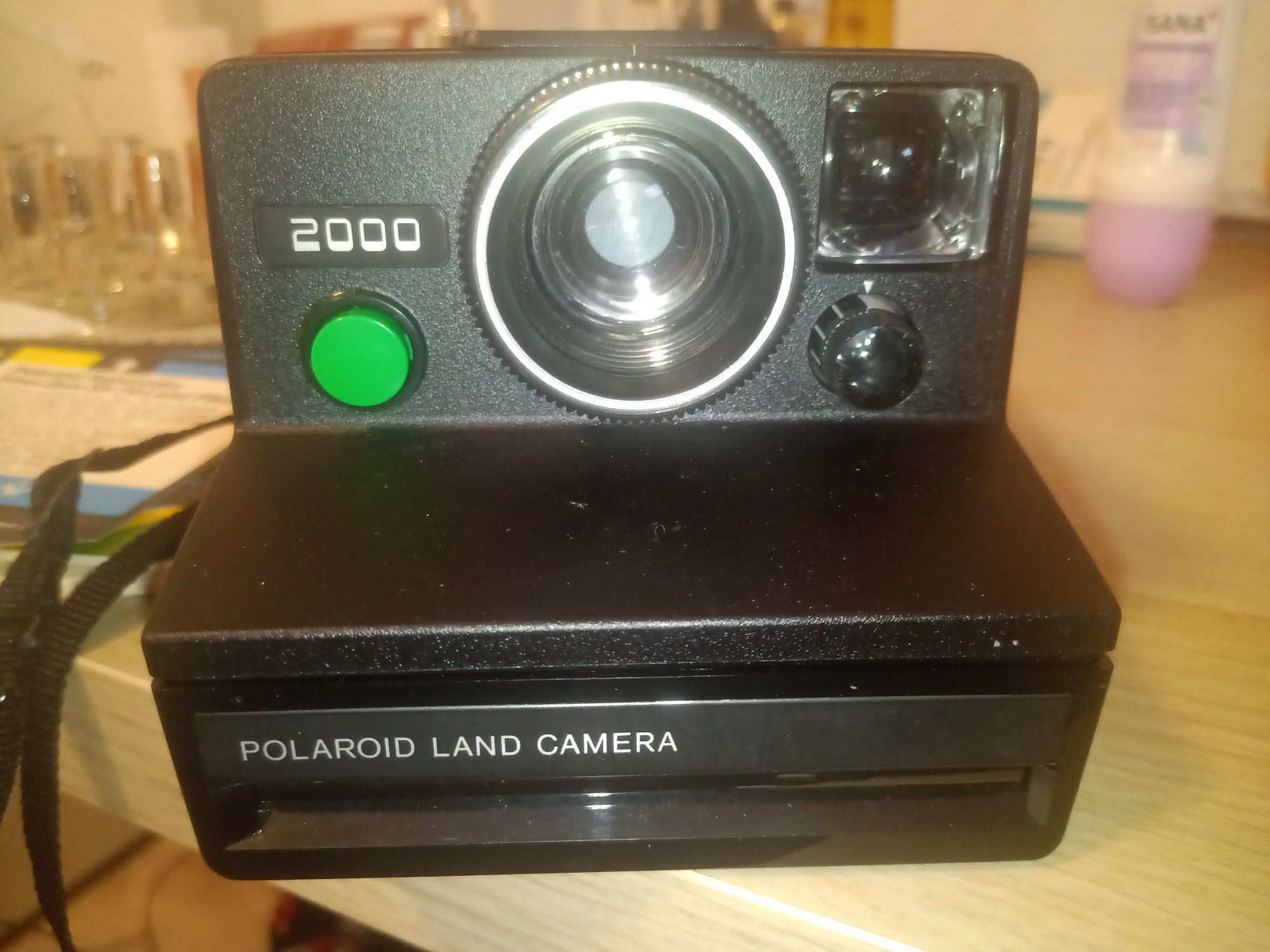 Polaroid land camera 2000