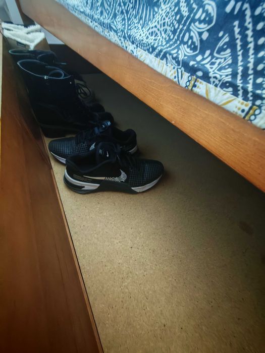Cama com gavetas  (caso interesse, estou doando o colchão]
