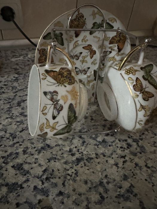 Набір порцелянових чашок