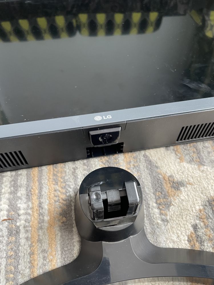 Monitor LG LED 24''