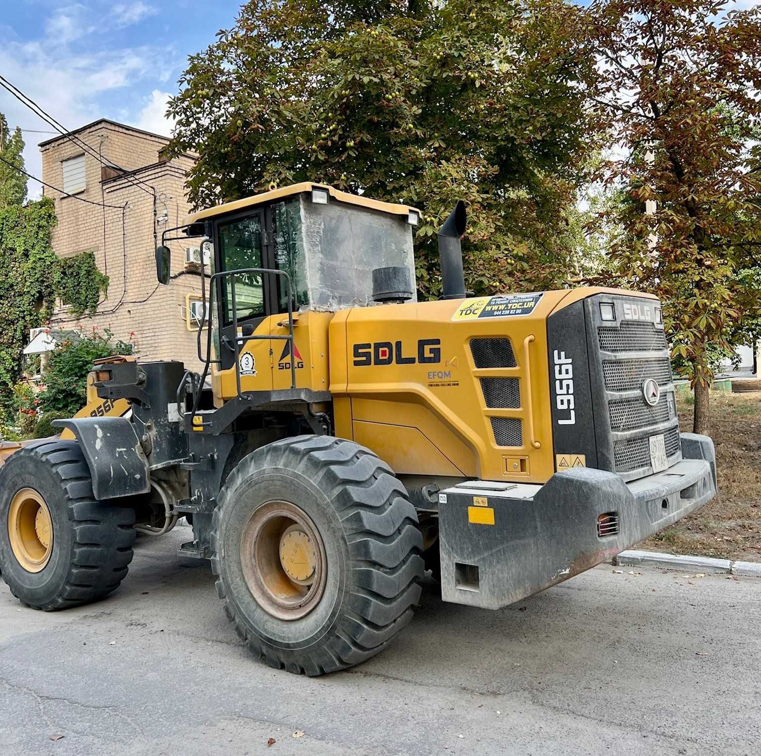 Фронтальний навантажувач SDLG L 956FH