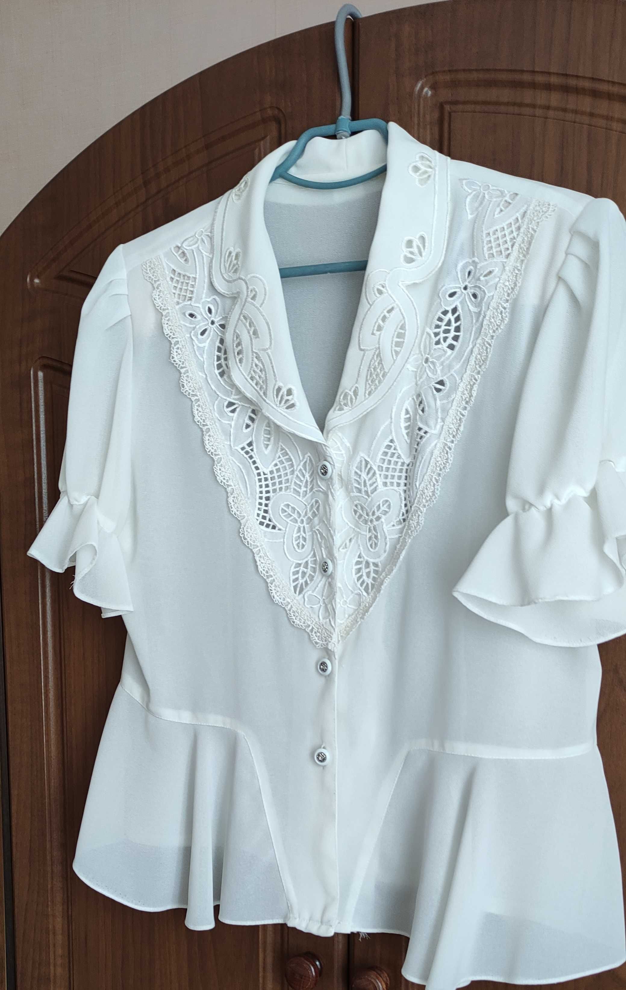 Блуза жіноча молочна ретро вінтаж