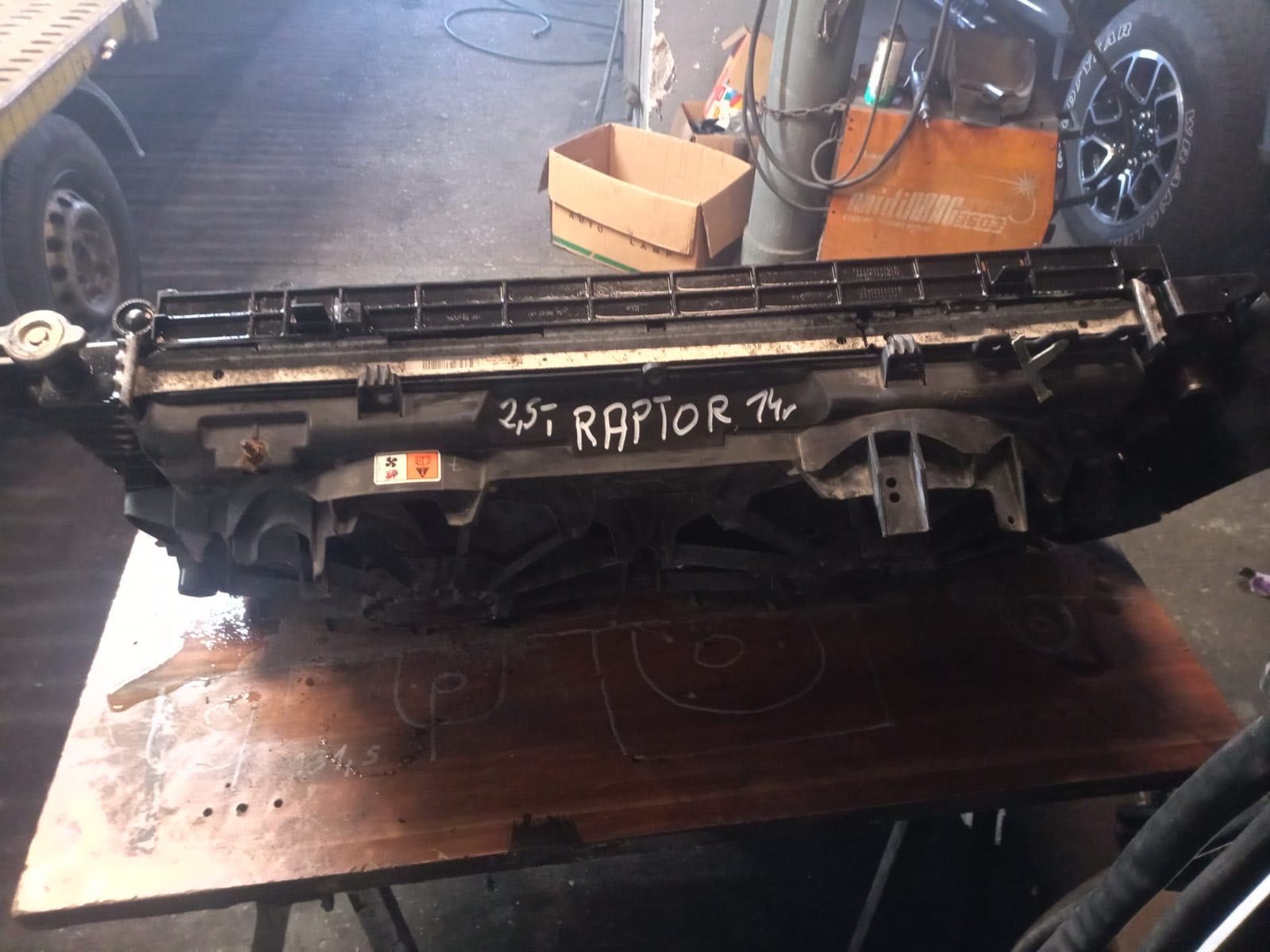 Ford F150 oraz Raptor komplet chlodnic 09-14 rok