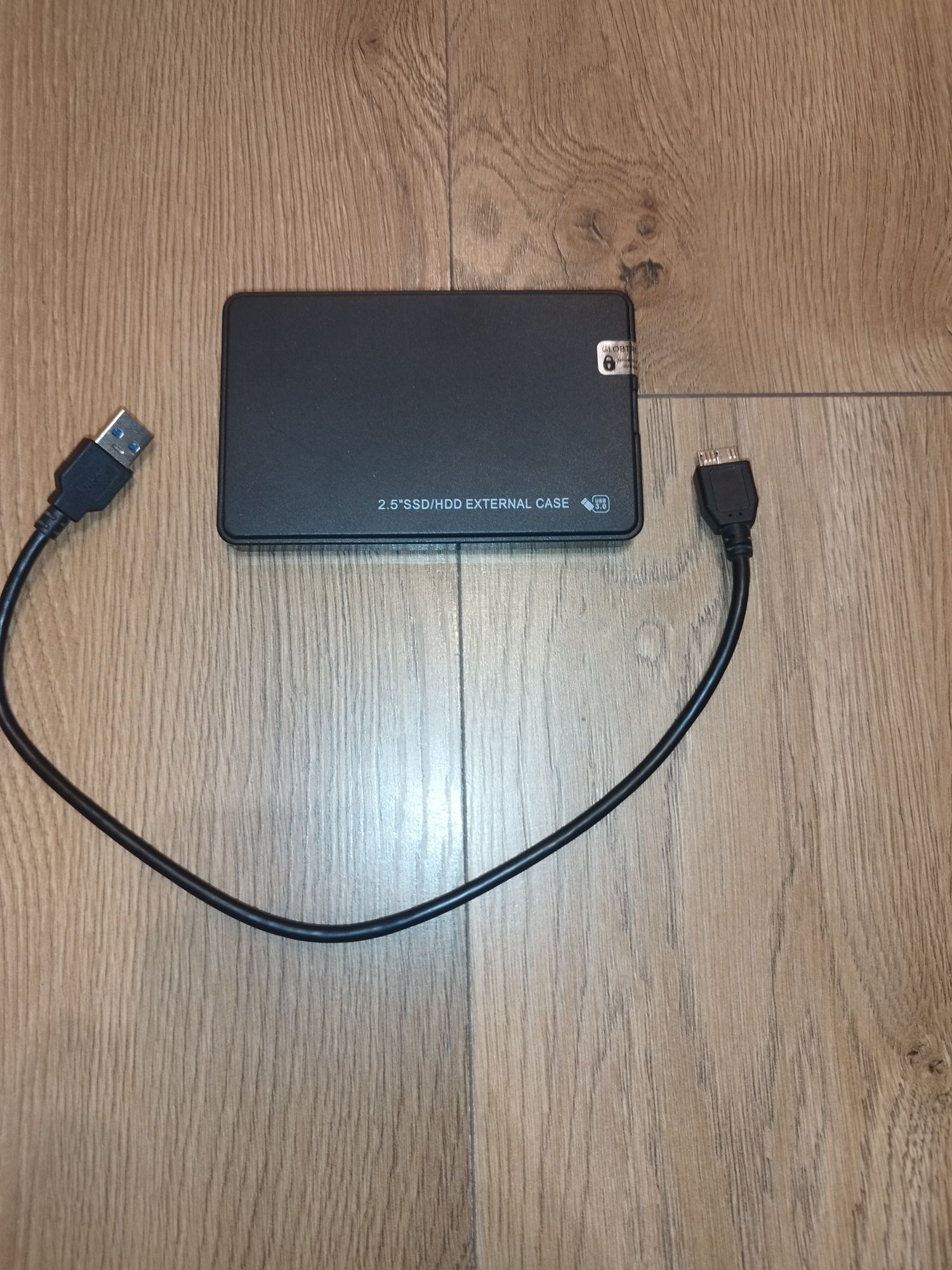 Sony PlayStation 4 i dwa pady i dysk przenośny na 500 gb