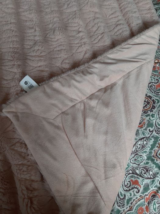 Koc kocyk różowy jasny delikatny ok 170x 123-5cm blady róż Rachel Zoe