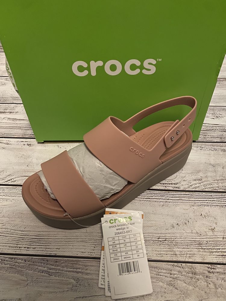 Нові босоніжки Crocs