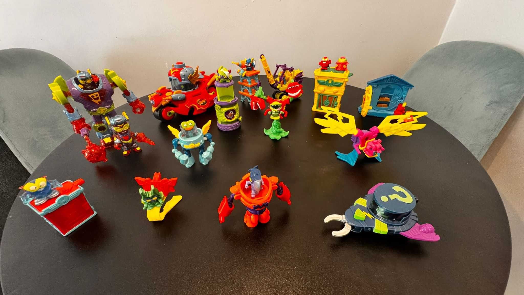 Pojazdy, bot, figurki Zings