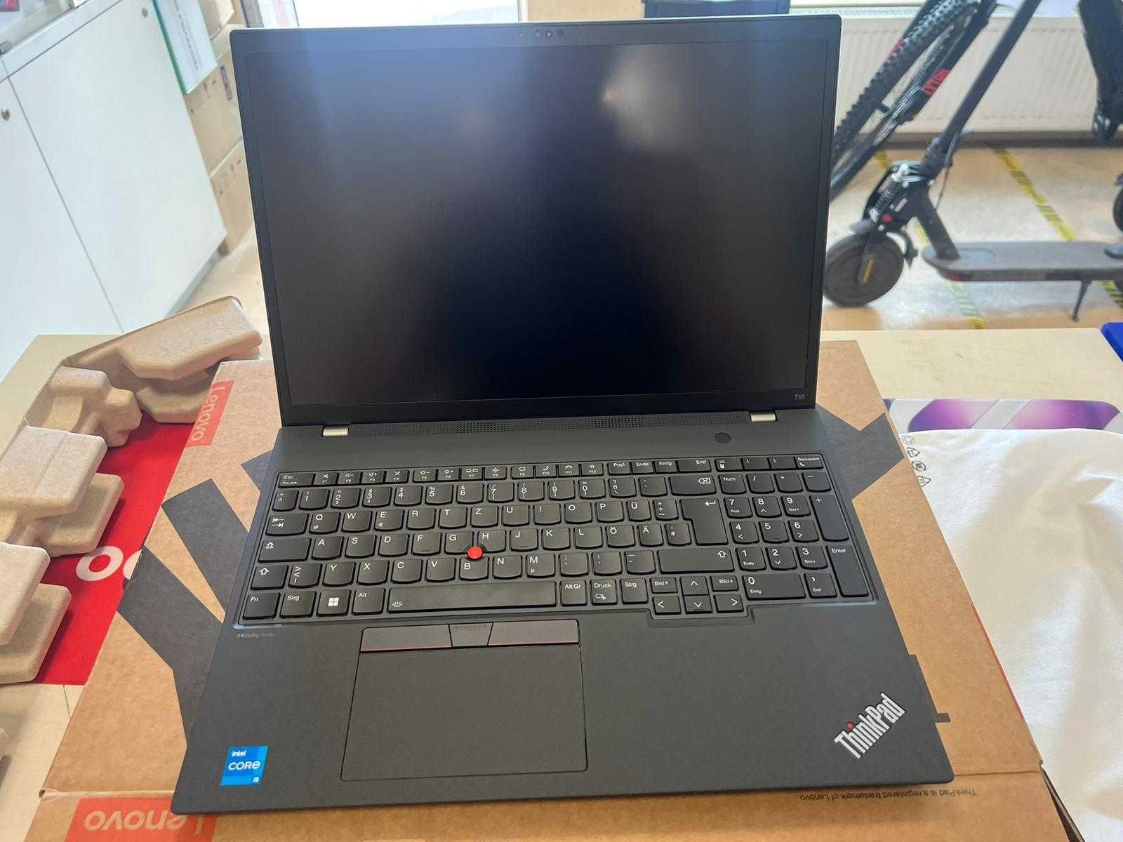 Laptop LENOVO ThinkPad T16 Gen 2 i5-1335U 16GB 512GB SSD Win11 Pro