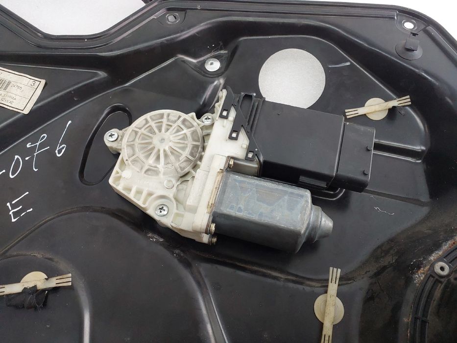 Elevador vidros frente esquerdo SEAT Leon (1M1)