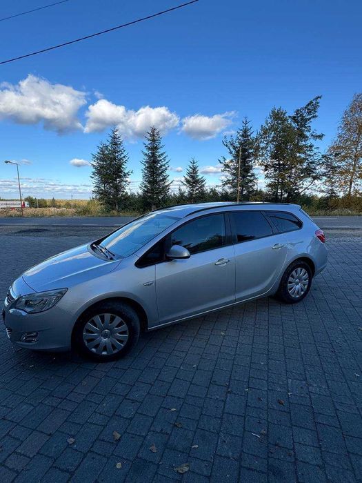 Opel Astra J бензин 1.4