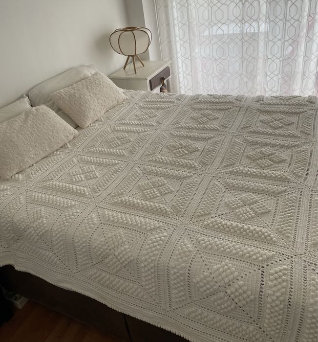 Colcha de casal, feita à mão em trama