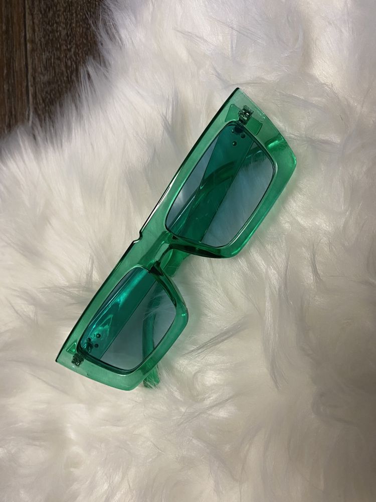 Зелені стильні окуляри
