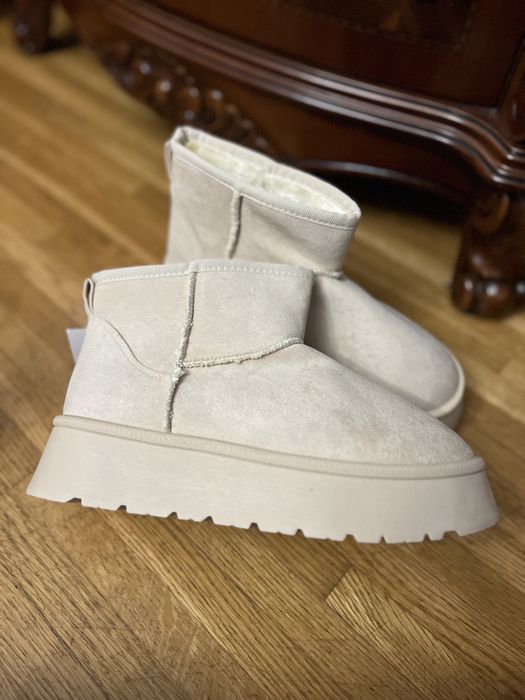 Продам нові класні угги угг черевики чоботи бежевий колір 36 23,5 zara