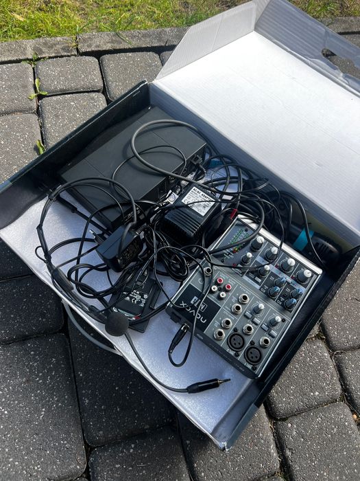 2 x Kolumny Alto TX12 600W + mikser Navox M4