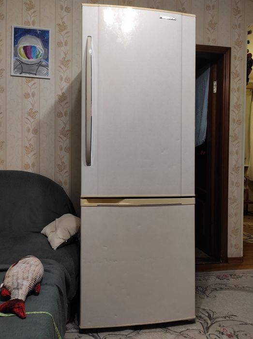 Холодильник panasonic продам Срочно