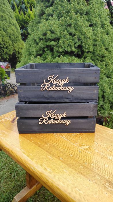 czarne koszyki ratunkowe z drewnianymi napisami ślub wesele nowe