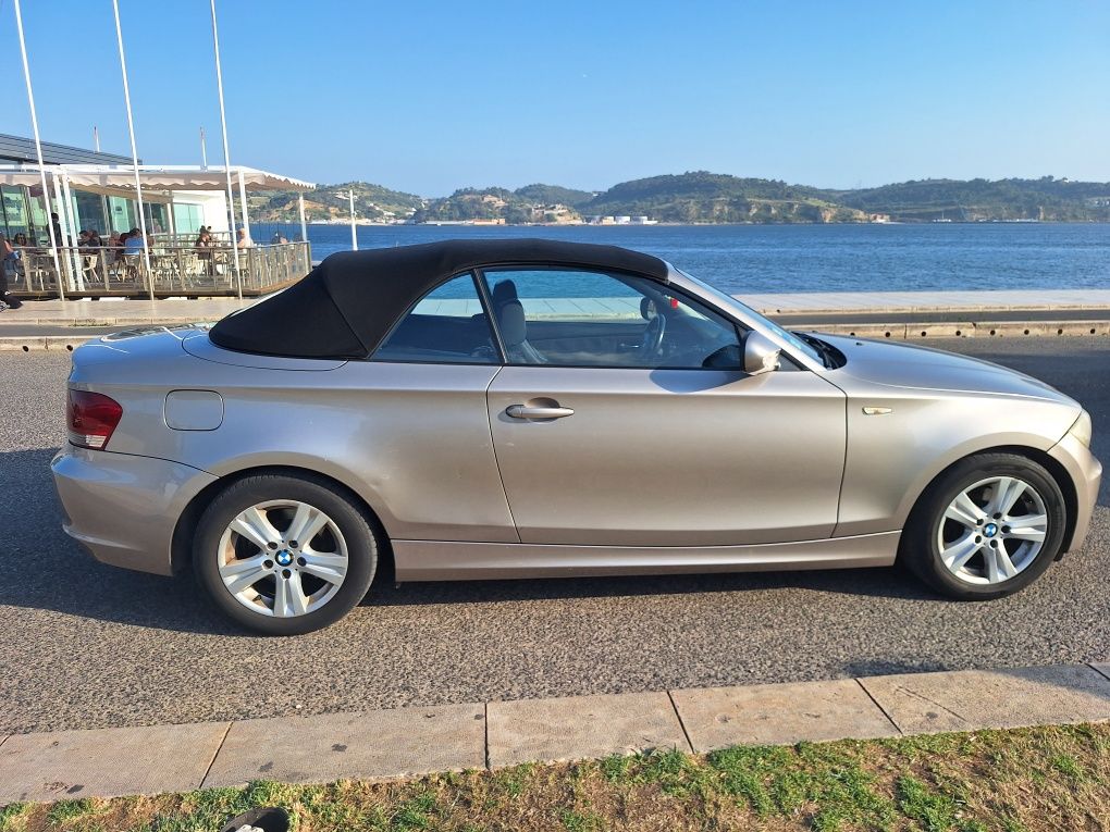 Bmw  118D Cabriolet  Ano 2010.