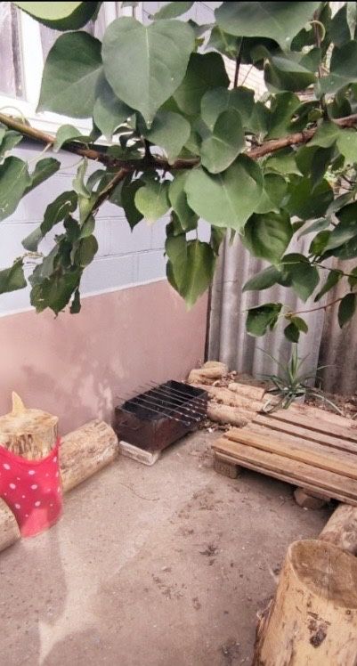 По суточно сдается квартира,Корабельный район,отдельный вход.