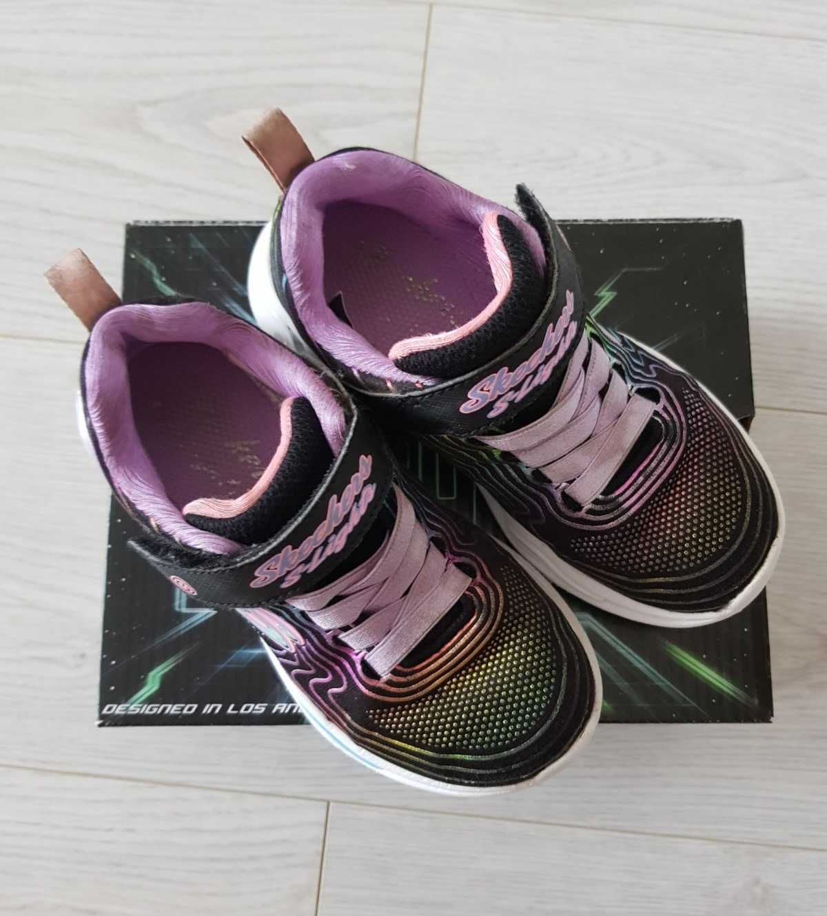 Кросівки Skechers 27 розмір з миготливою підошвою на дівчинку