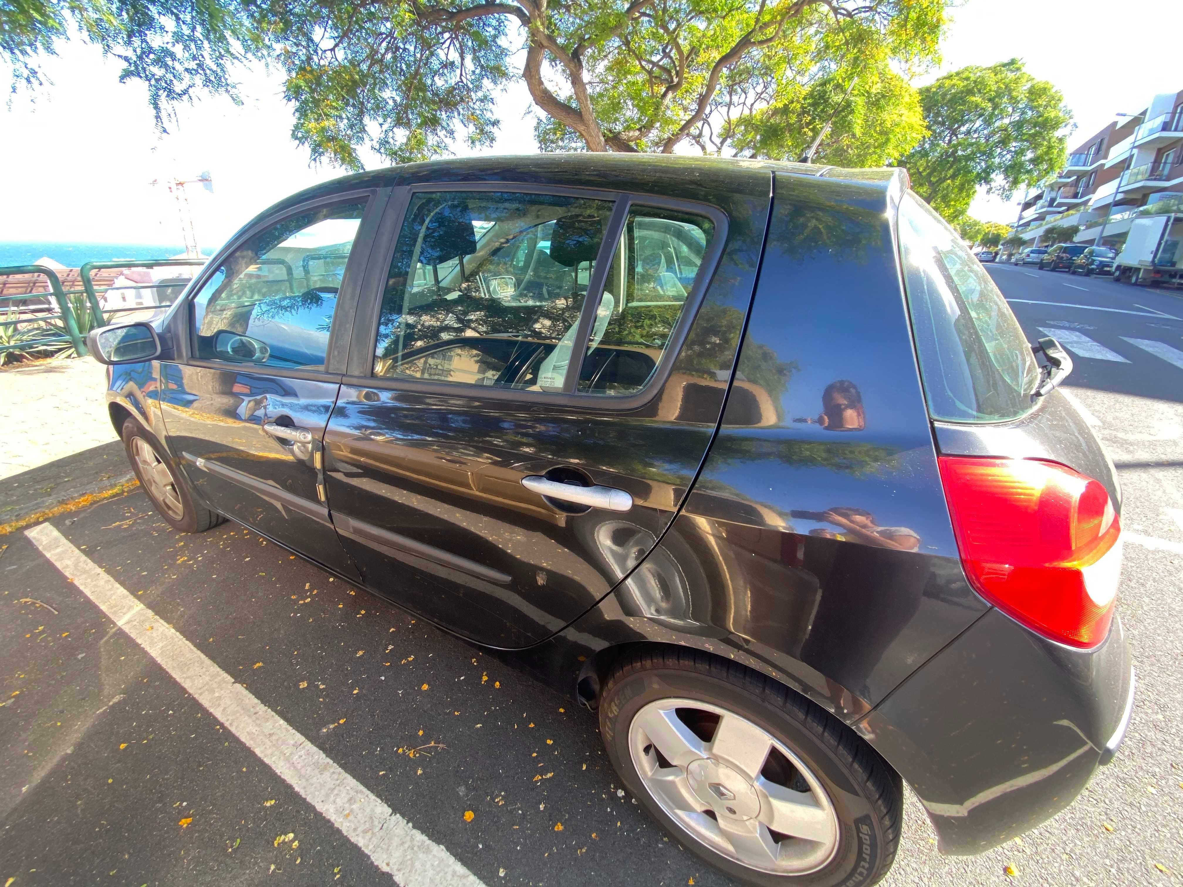 Alugar / Aluguer / Rent Carro Renault Clio - Funchal Madeira